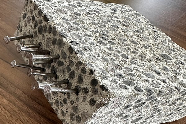 High-nail holding strength